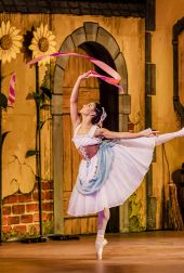 HM2016 La Fille Mal Gardee 2 006 Francesca Hayward as Lise ROH 2016 Photographed by Helen Maybanks lo